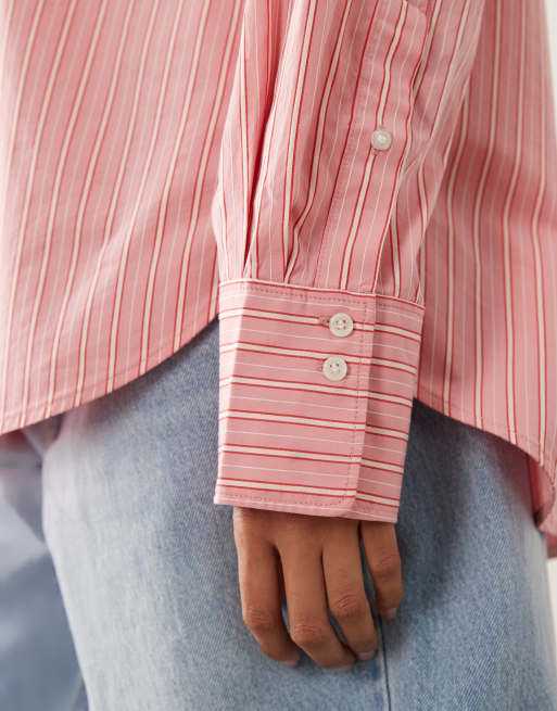 Camisa rosa claro con raya diplomática de algodón puro de ARKET, 3 de 4