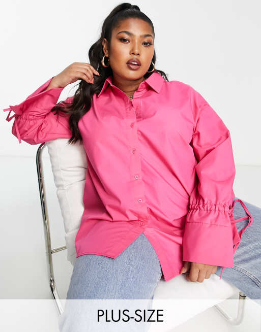 Camisa rosa intenso de corte boyfriend extragrande con detalle de lazadas en las mangas de The Frolic Plus