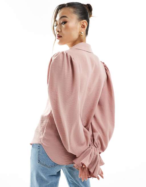 Camisa rosa suave con mangas voluminosas y puños de volantes de ASOS DESIGN, 4 de 4