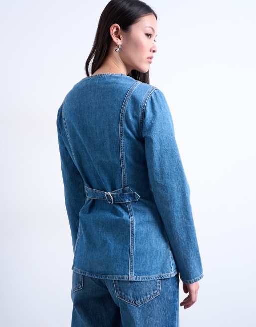 Camisa vaquera azul medio entallada con cuello de pico de Topshop, 3 de 4