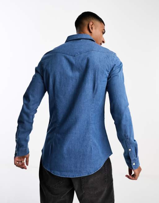Camisa vaquera color azul medio entallada de estilo western de ASOS DESIGN, 2 de 4