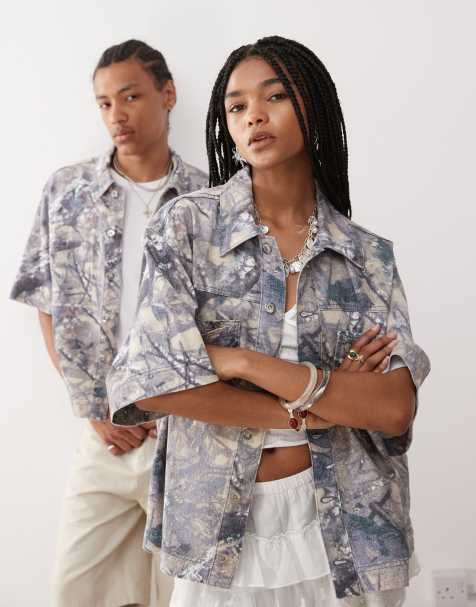 Camisa vaquera de corte cuadrado con estampado de camuflaje de COLLUSION Unisex - view 1
