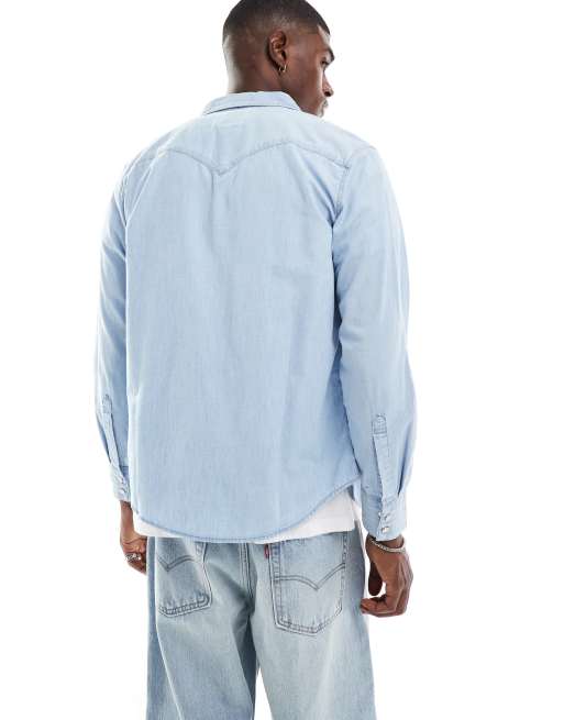 Camisa vaquera de corte estándar y estilo wéstern con lavado claro de cambray Barstow de Levi's, 3 de 4