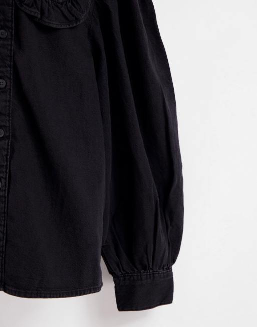 Camisa vaquera negra con volantes en el cuello de Levi's, 2 de 4