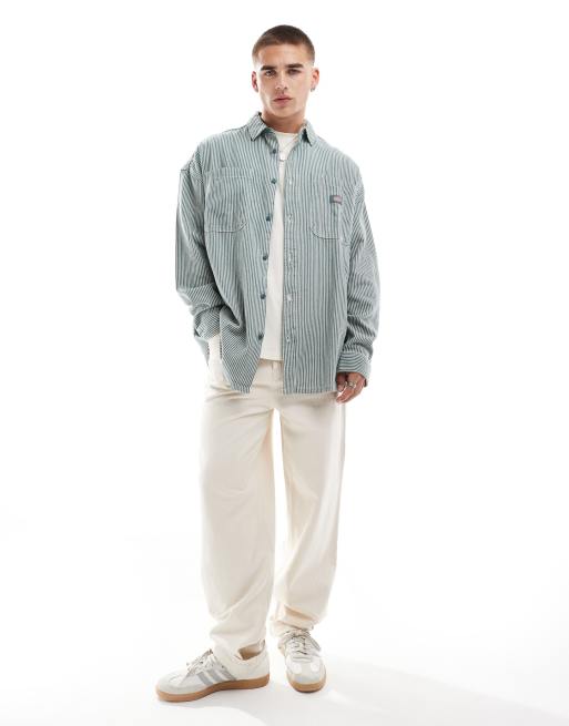 Camisa verde con estampado milrayas de Dickies