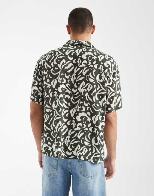 Camisa verde de manga corta con estampado floral de JJ Rebel, 3 de 5
