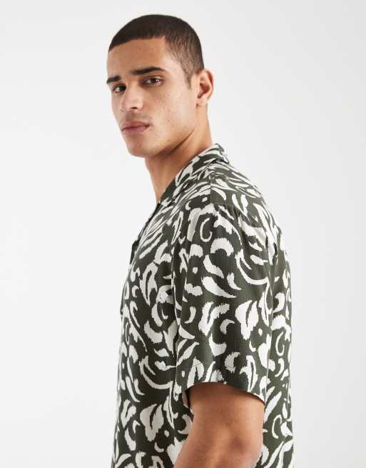 Camisa verde de manga corta con estampado floral de JJ Rebel, 4 de 5