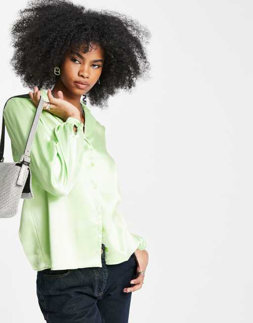 Camisa verde lima extragrande de satén de Flounce London 