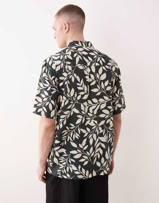Camisa verde oscuro de manga corta con estampado de hojas de mezcla de lino de ONLY & SONS, 2 de 5