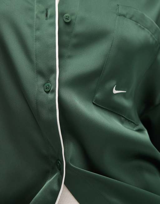 Camisa verde oscuro de manga larga de satén de Nike, 4 de 4