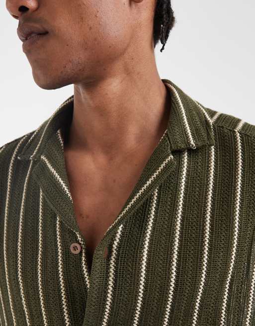 Camisa verde oscuro extragrande con cuello de solapas de croché de ASOS DESIGN, 3 de 5