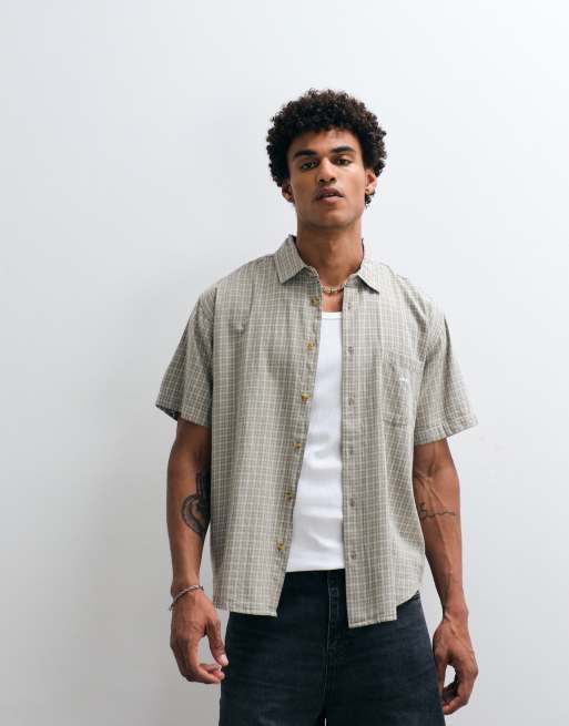 Camisa verde salvia a rayas de manga corta de tejido liso Bigwig Ian de Obey, 4 de 5