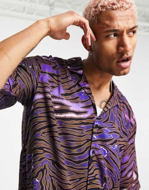 Camisa violeta con estampado integral de cebra y rayos de Vintage