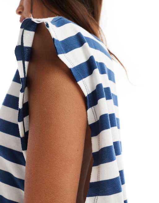 Camiseta a rayas azul marino y blancas sin mangas extragrande con sisas caídas de ASOS DESIGN, 3 de 4