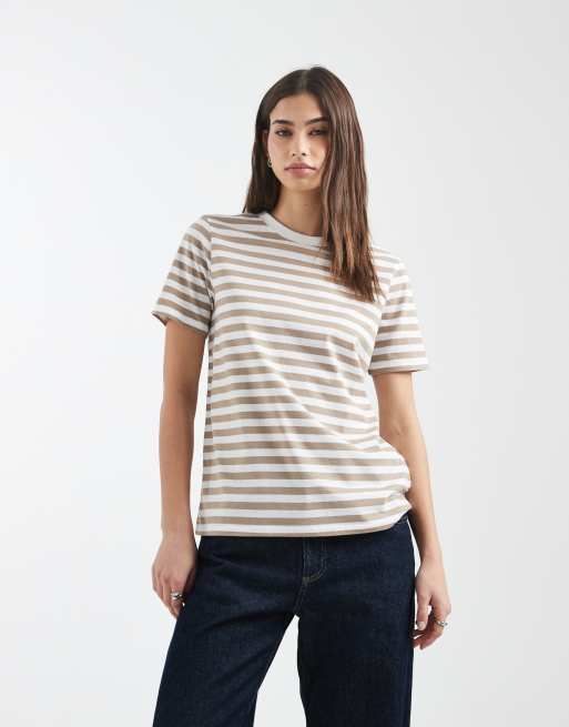 Camiseta a rayas color visón plateado y blancas de corte cuadrado y manga corta de Pieces