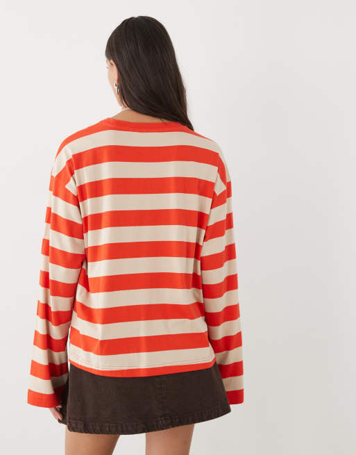 Camiseta a rayas rojas y beis extragrande de manga larga con aberturas laterales de Monki, 3 de 4
