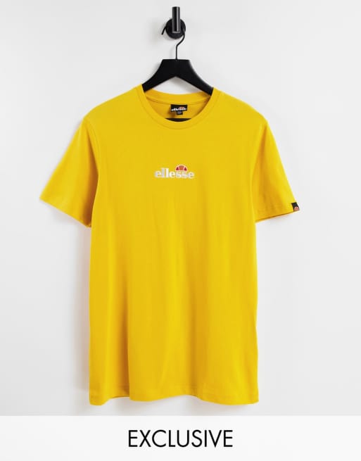 Camiseta amarilla con logo pequeño en el centro exclusiva en ASOS de ellesse