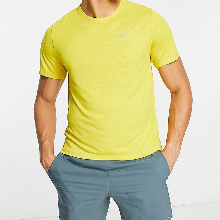 Camiseta amarilla Dri-FIT Miler de Nike Running |