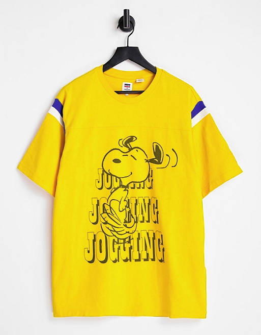 vertical algas marinas alto Camiseta amarilla estampada de Levi's x Snoopy | ASOS