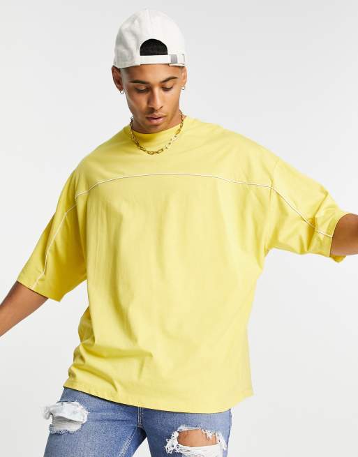 Camiseta amarilla extragrande con ribete y logo estampado en la espalda de ASOS Actual, 4 de 4