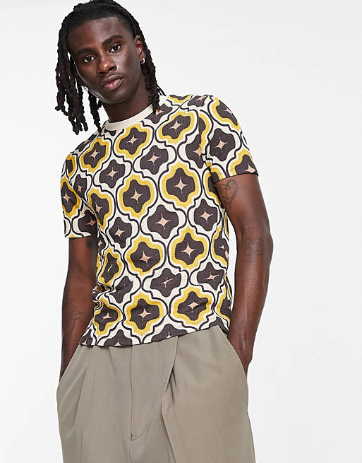 Hombre Other | Camiseta amarilla y marrón entallada con estampado de jacquard de ASOS DESIGN - DH95780