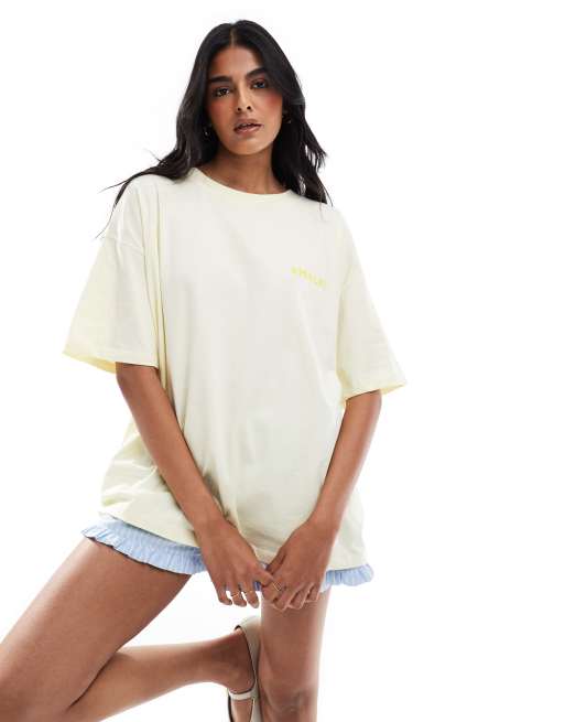 Camiseta amarillo limón extragrande con estampado gráfico de limones y texto "Amalfi" de ASOS DESIGN, 2 de 4