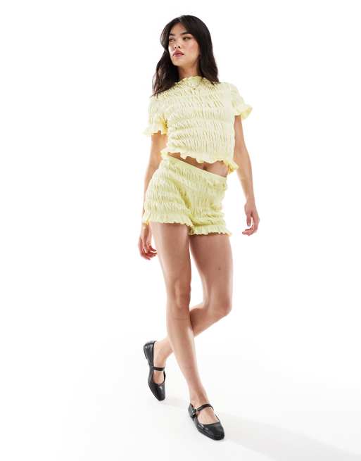 Camiseta amarillo limón fruncida con diseño encogido de ASOS DESIGN (parte de un conjunto), 3 de 4