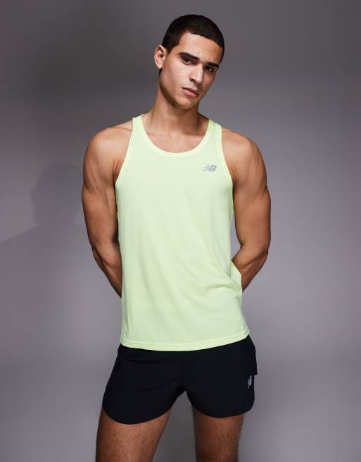 Camiseta amarillo neón básica sin mangas Sport Essentials de New Balance, 2 de 5