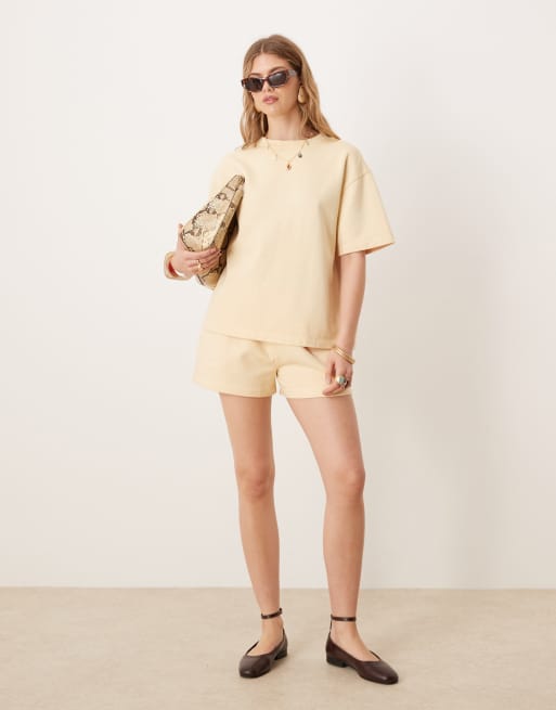 Camiseta amarillo pastel de corte cuadrado de tejido de sudadera de ASOS DESIGN (parte de un conjunto), 3 de 4