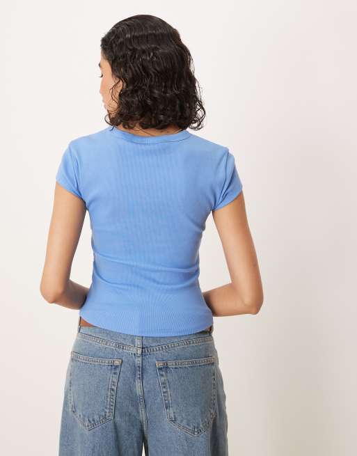 Camiseta azul claro con diseño encogido y estampado estilo postal de Cuba de ASOS DESIGN, 4 de 4