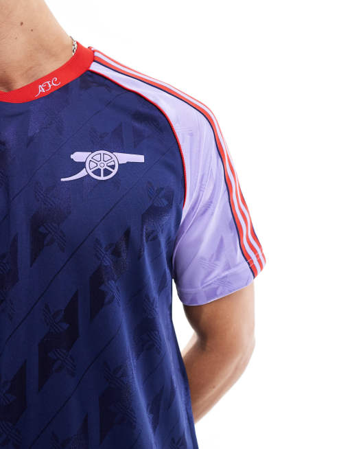Camiseta azul con diseño del Arsenal FC de la temporada 24/25 de