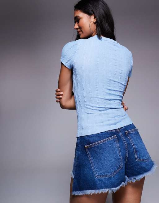 Camiseta azul con diseño encogido de tejido texturizado de River Island, 4 de 4