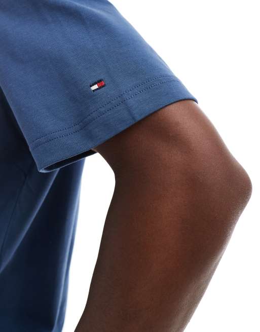 Camiseta azul con logo gráfico 