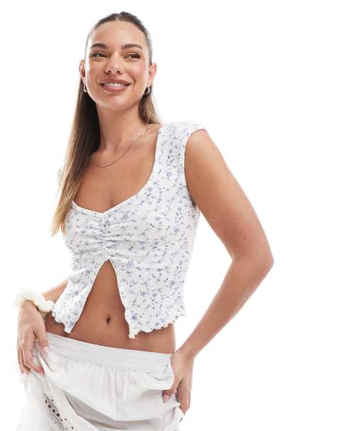 Camiseta azul empolvado con diseño encogido y estampado floral Chelsea de Cotton On - view 1