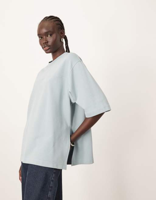 Camiseta azul extragrande con detalle de costura de felpa rizada de ARRANGE
