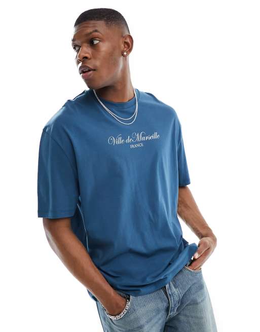 Camiseta azul extragrande con estampado en el pecho de ASOS DESIGN
