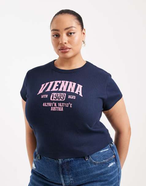 Camiseta azul marino con diseño encogido y estampado gráfico "Vienna" de ASOS DESIGN Curve - view 1