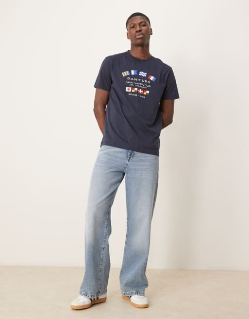 Camiseta azul marino con logo estampado de bandera y texto "USA" de GANT, 3 de 4