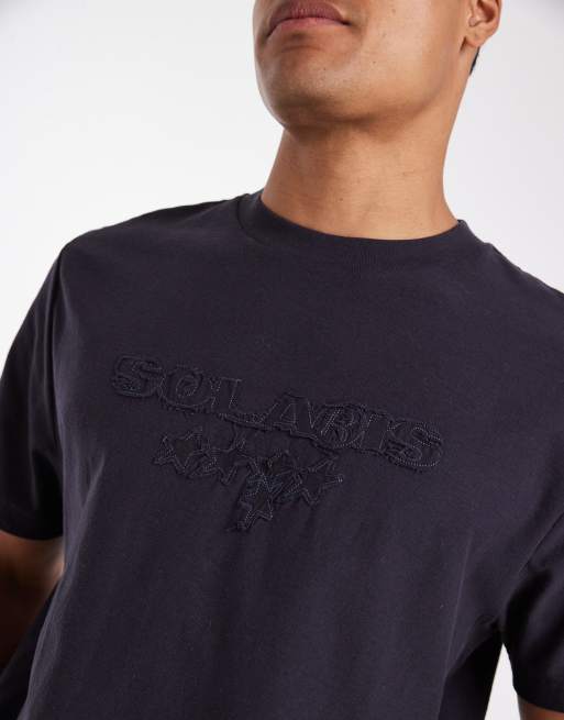Camiseta azul marino de corte cuadrado con detalle de texto de Cotton On, 5 de 5
