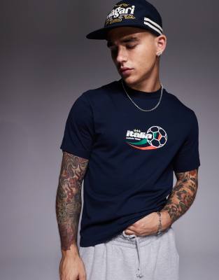 Camiseta azul marino de corte cuadrado con estampado gráfico deportivo "Italia" de ASOS DESIGN - view 1