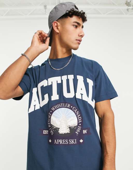 Camiseta azul marino de corte estándar con estampado gráfico y logo en el pecho de ASOS Actual