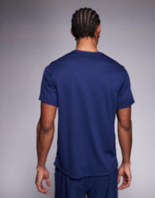 Camiseta azul marino de tejido Dri-FIT Miler de Nike Running, 3 de 5