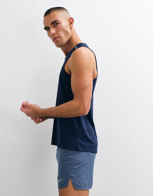 Camiseta azul marino de tirantes Dri-FIT Miler de Nike Running, 2 de 5