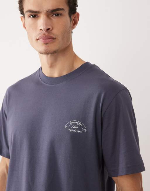 Camiseta azul marino extragrande con estampado de paisaje en la espalda de Jack & Jones, 5 de 5