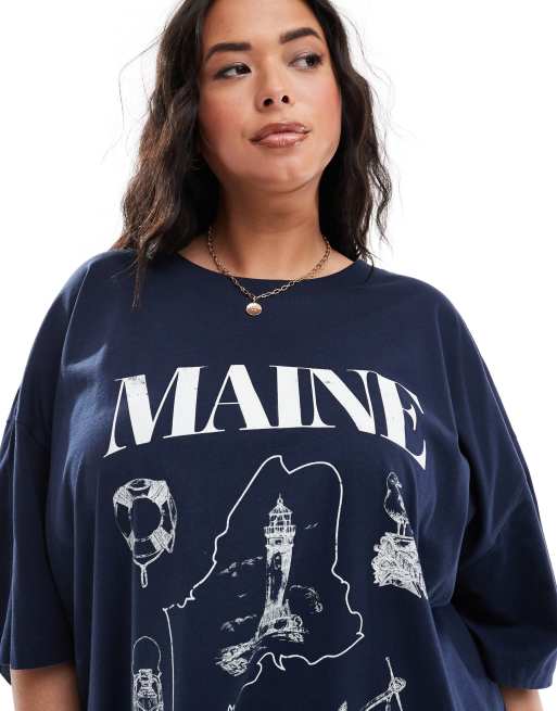 Camiseta azul marino extragrande con estampado gráfico "Maine" de ASOS DESIGN Curve, 4 de 4