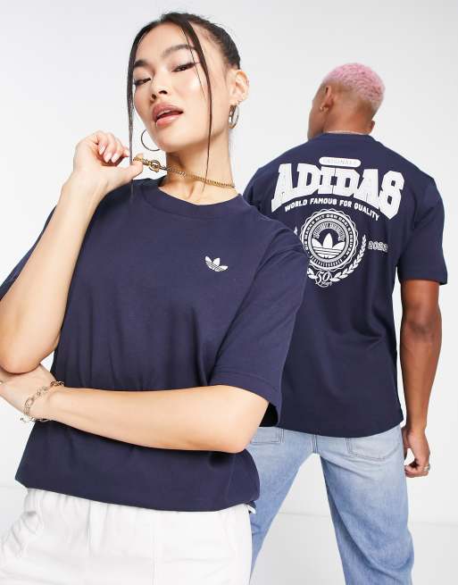 Camiseta azul marino oscuro unisex con estampado grande en la espalda Preppy Varsity de adidas Originals