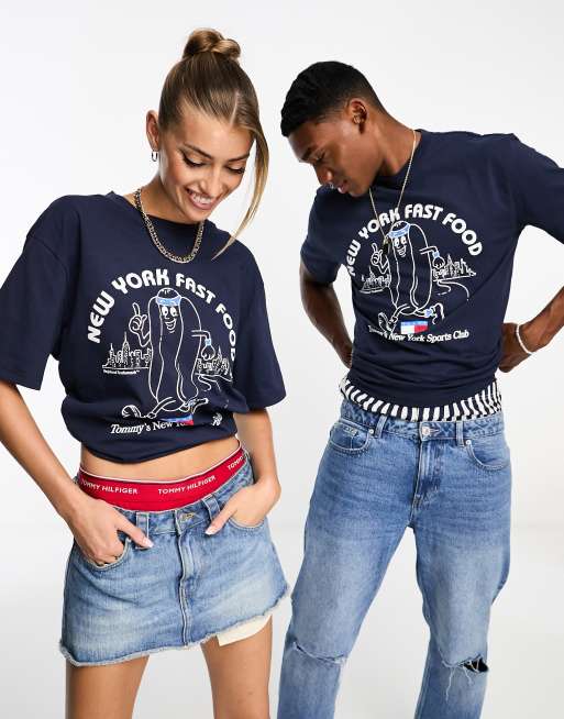 Camiseta azul marino unisex con estampado clásico 