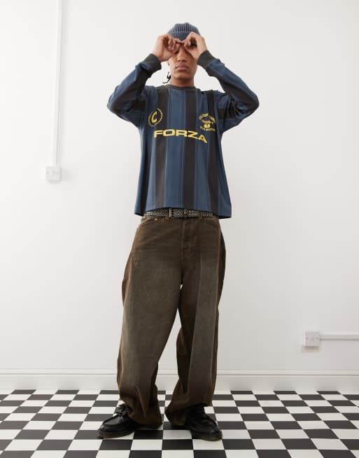 Camiseta azul marino y negro a rayas extragrande de manga larga y estilo fútbol con estampado gráfico de COLLUSION