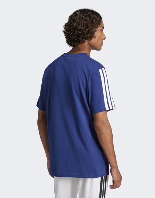 Camiseta azul oscuro y blanca con 3 rayas de punto liso Essentials de adidas Performance, 2 de 4