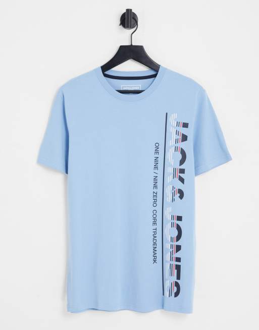 Camiseta azul pálido con cuello redondo y logo de Jack & Jones